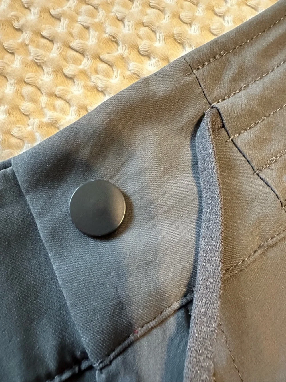 Avia Women’s Gray Pull-On Casual Shorts - Picture 6 of 7
